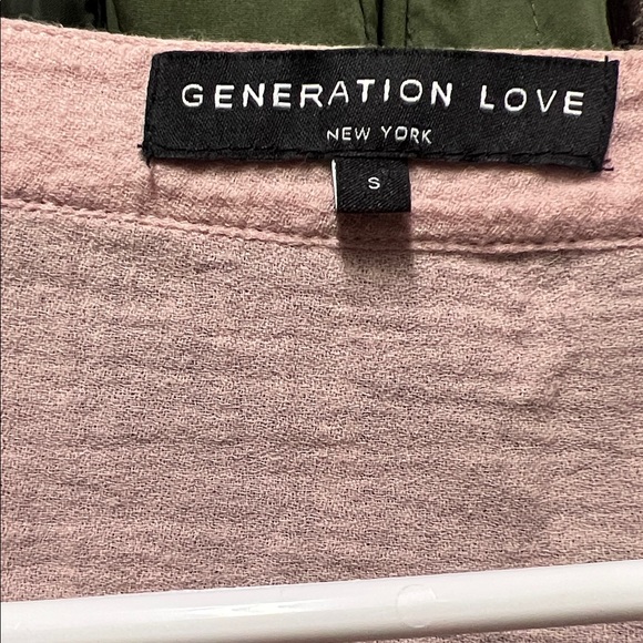 Light Pink Button-Up Blouse - Picture 2 of 4